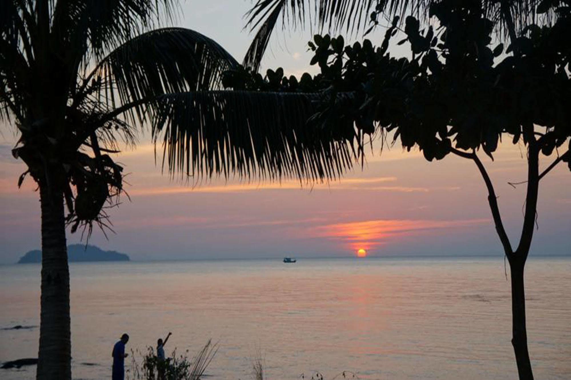 Lomtalay Resort Trat Laem Ngop 외부 사진